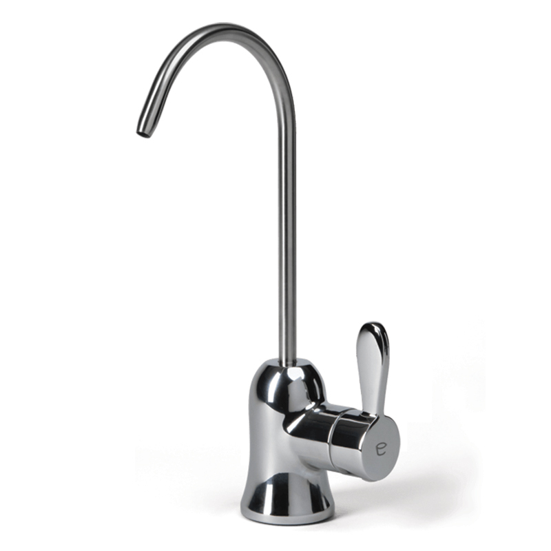 Sistema de Tratamiento de Agua eSpring instalado bajo encimera